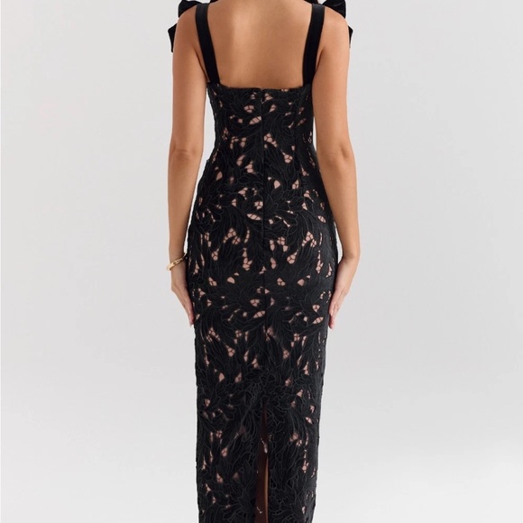 House of CB Tiff Black velvet Dress, NWOT - Picture 2 of 2